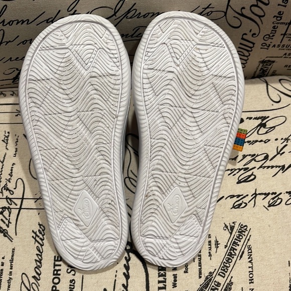 Chaco slides kids size 1. Worn once indoors. - Picture 4 of 7